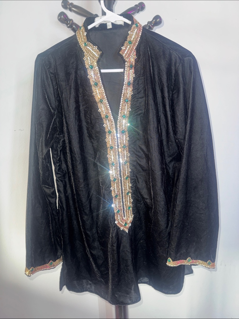 Women’s Classy Gold Toned Jewels on Emerald Toned Jewels Shakwar Kameez 36.M